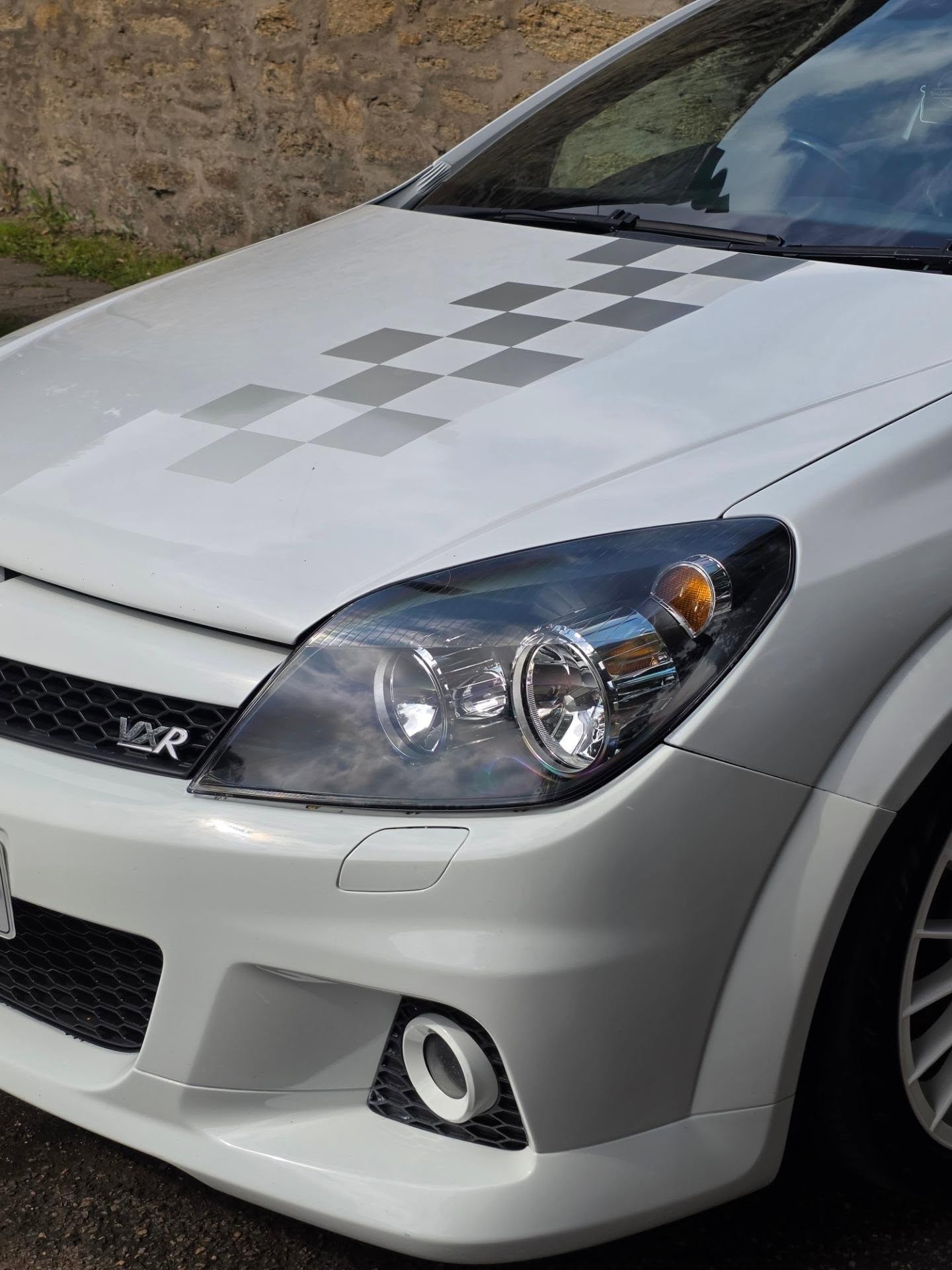 Rim sealant